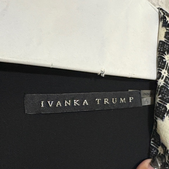 Ivanka Trump Black, white Blue Geometric mini dress, v-neck tunic size 6 - Picture 2 of 9